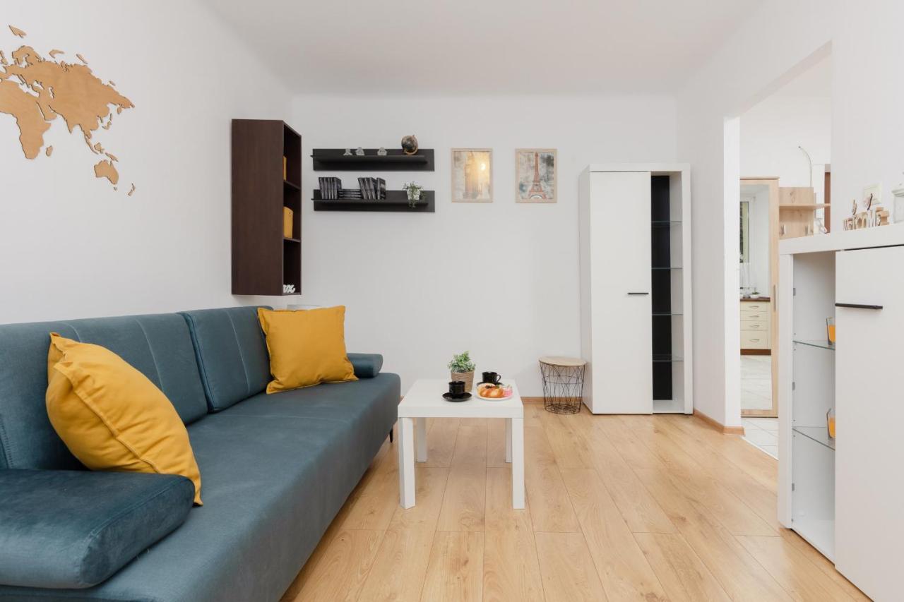 Warsaw Airport Studio Astronautow With Balcony By Renters Lejlighed Eksteriør billede